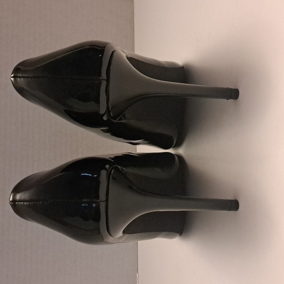 Women's classic black patton stilleto pumps. Size 7.5. - Picture 4 of 7